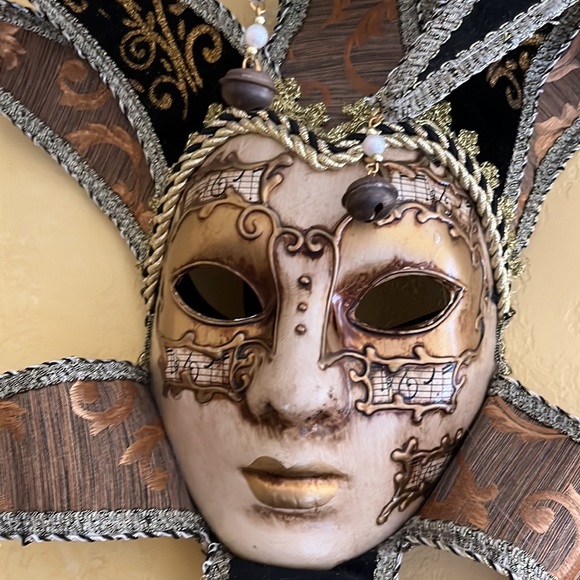 Masquerade vintage looking mask /wall art - Picture 5 of 10